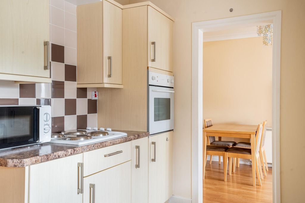 Property photo 2 of 14 Kitchen