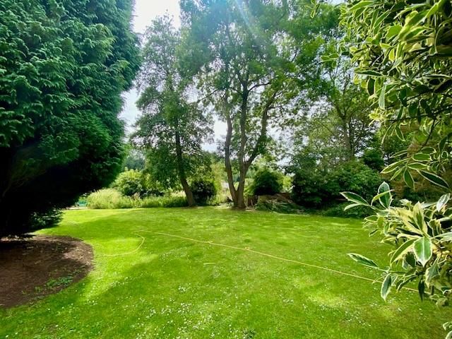 Property photo 2 of 34 Garden