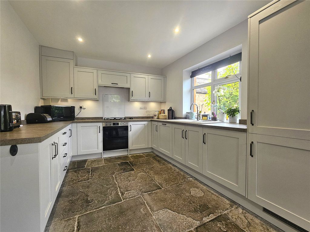 Property photo 3 of 29 Picture No. 17