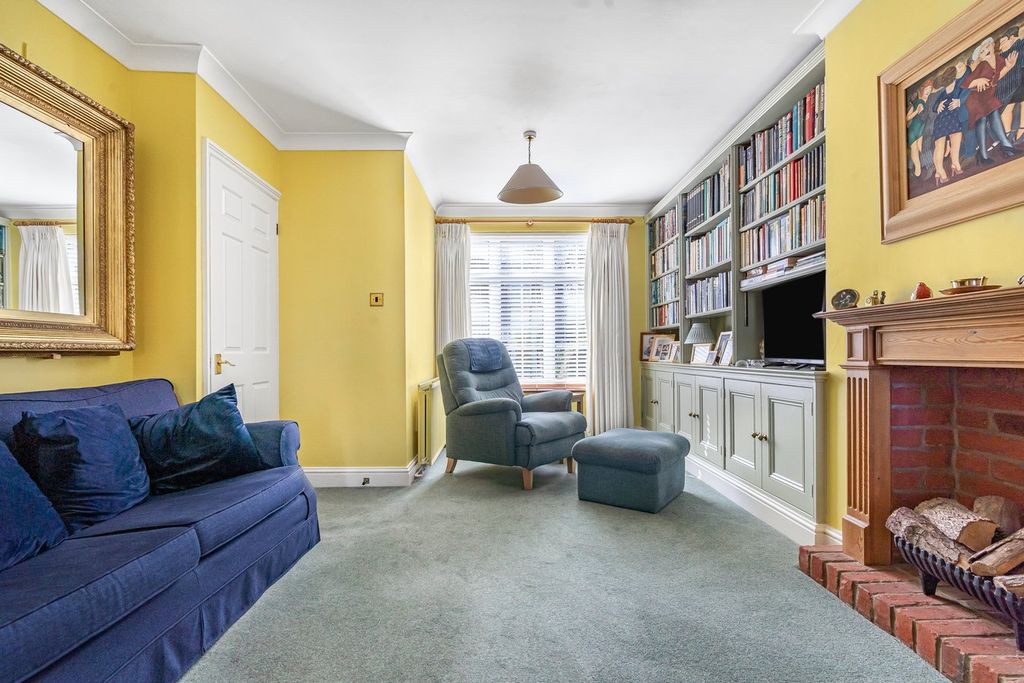 Property photo 3 of 12