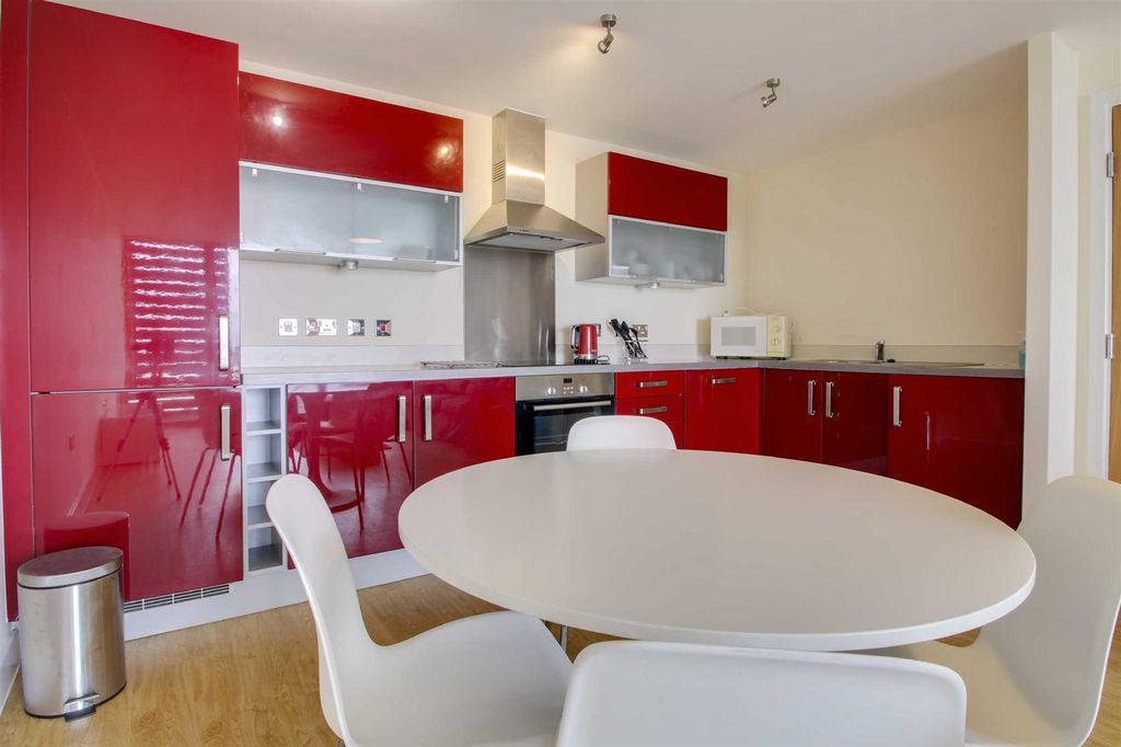 Property photo 3 of 23