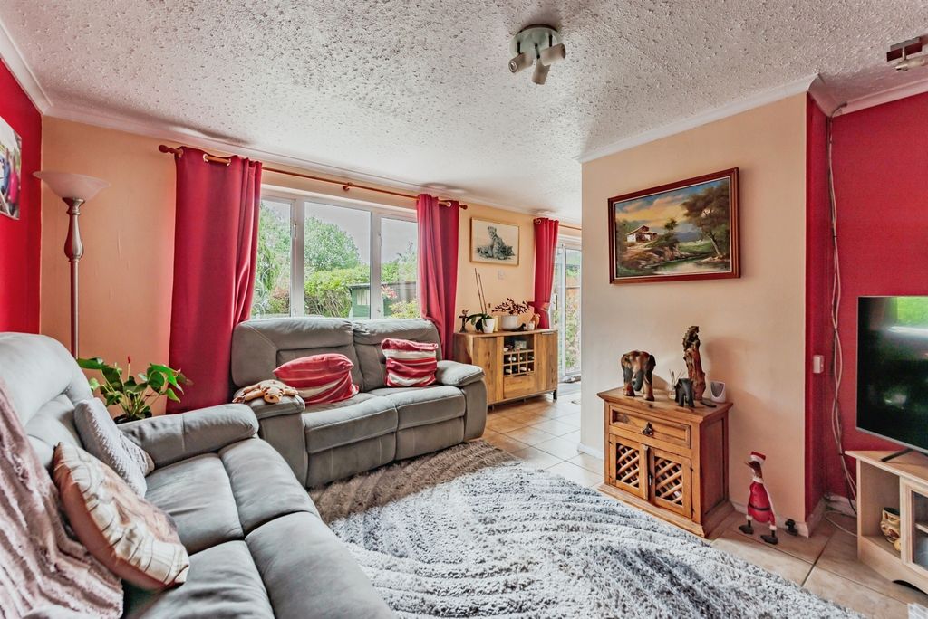 Property photo 3 of 17