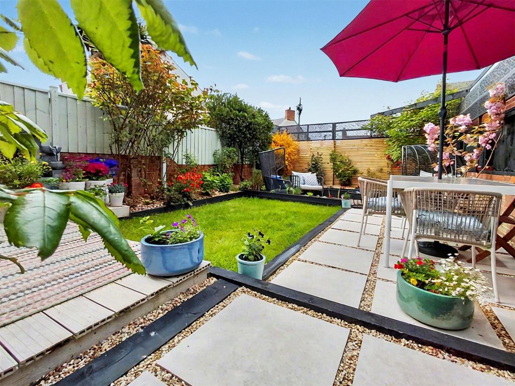 Property photo 2 of 25 Rear Garden