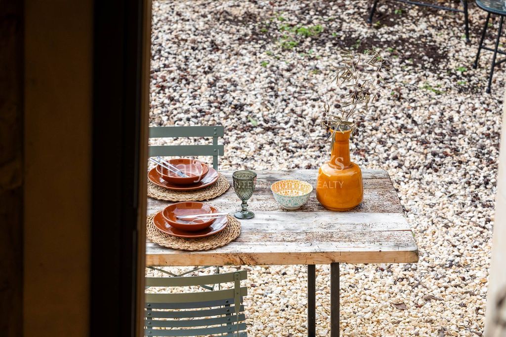 Property photo 3 of 35