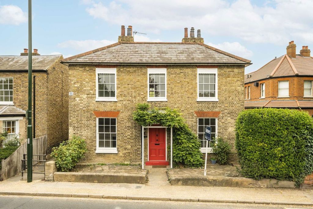 Property photo 1 of 8