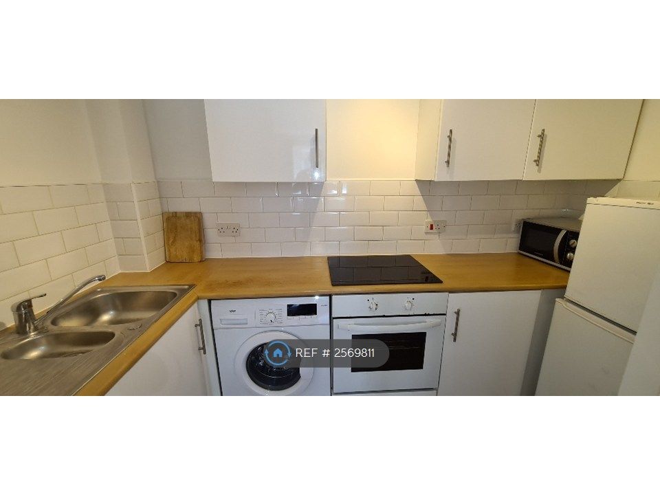 Property photo 3 of 8 Kitchen With Integrated Appliances