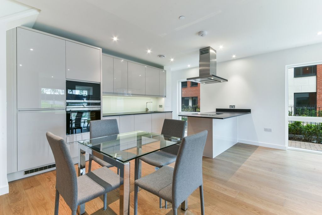 Property photo 2 of 10 Kitchen