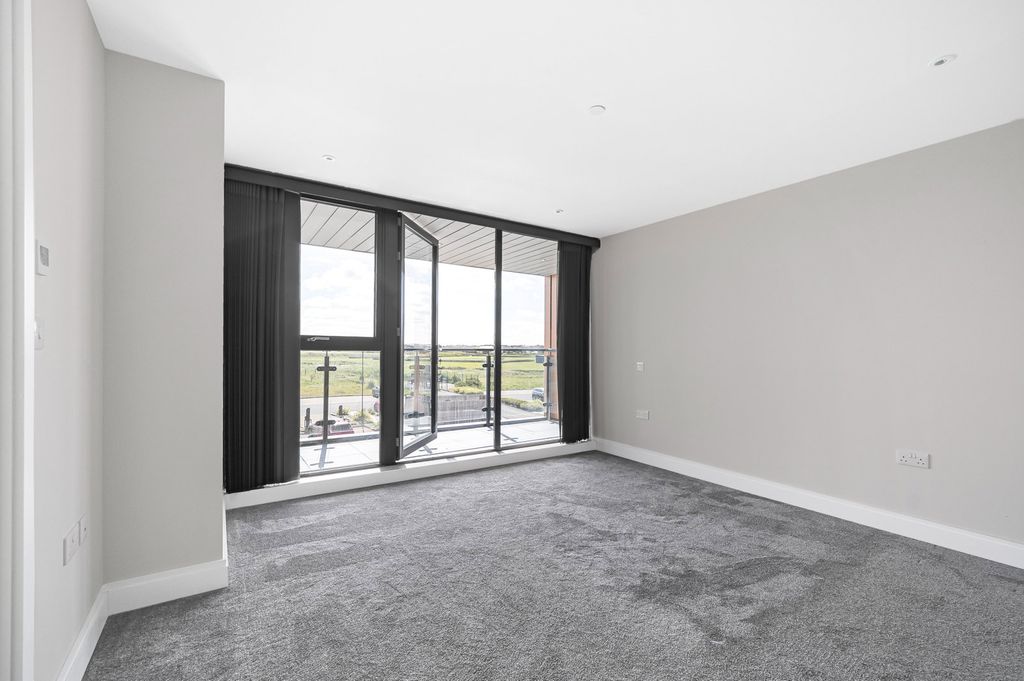 Additional image 15 of 3 bed penthouse for saleRest Bay, Porthcawl CF36