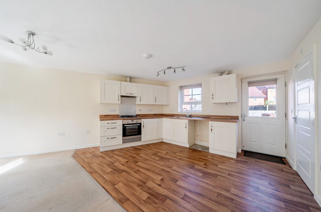 Property photo 3 of 19 1440820-13-69De02...