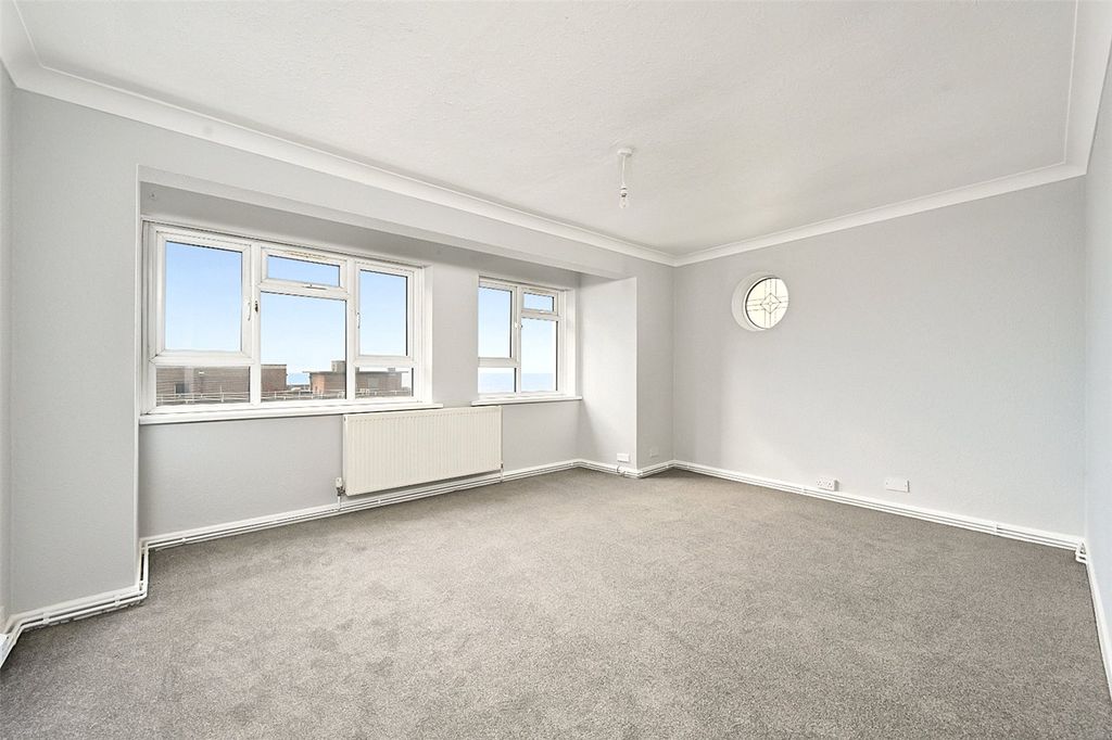 Property photo 3 of 8 Picture No. 15