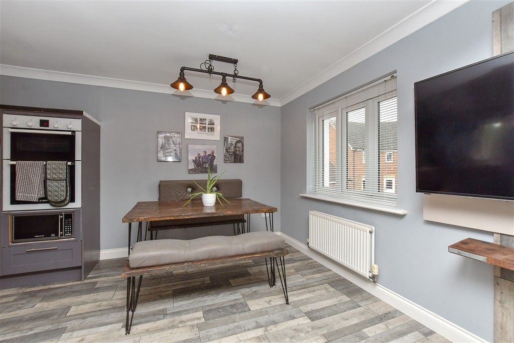 Property photo 3 of 10 Kitchen/Dining Area