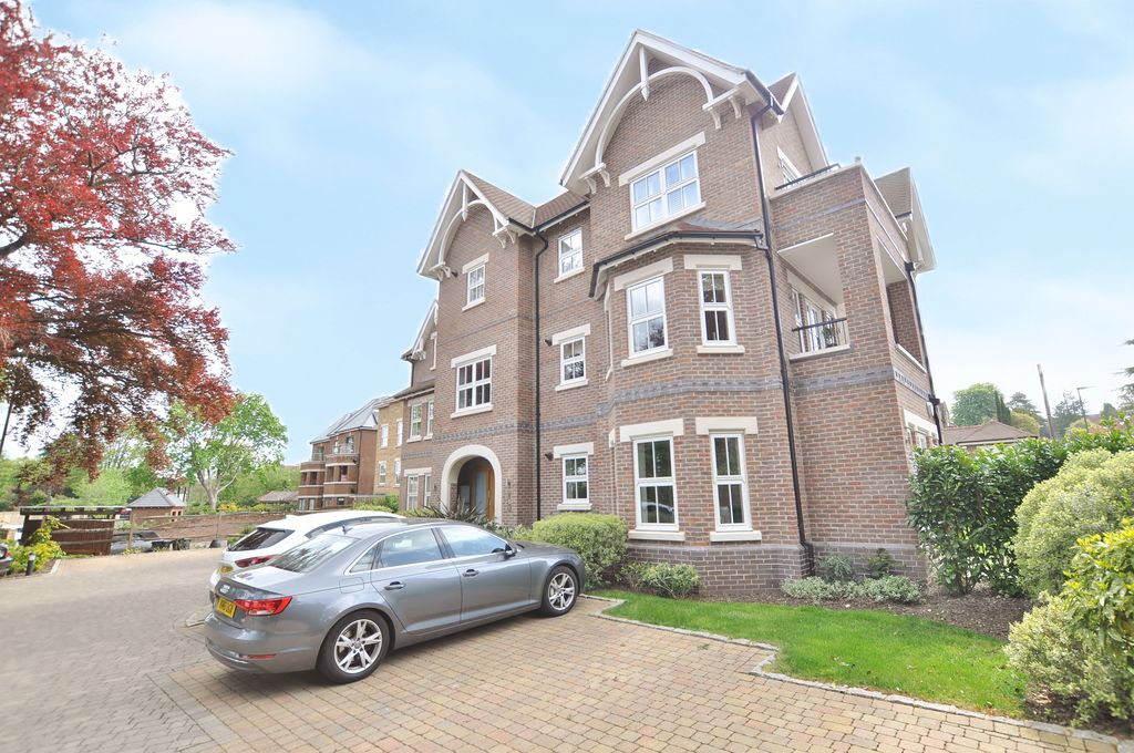 Property photo 1 of 16 Photo 01