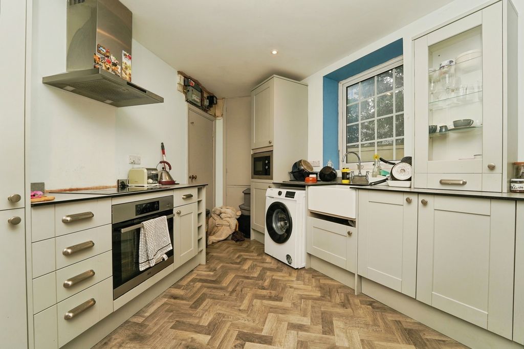 Property photo 3 of 10 Pbox-Img.Jpg