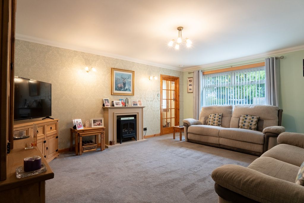 Property photo 2 of 34