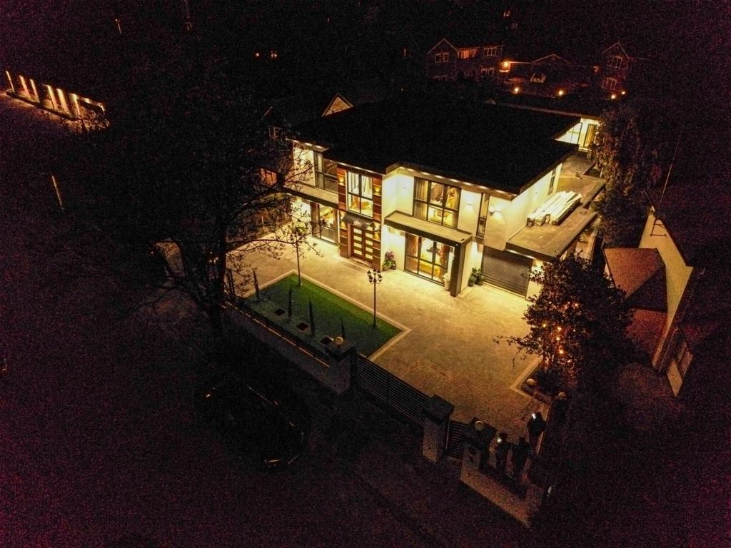 Property photo 2 of 55