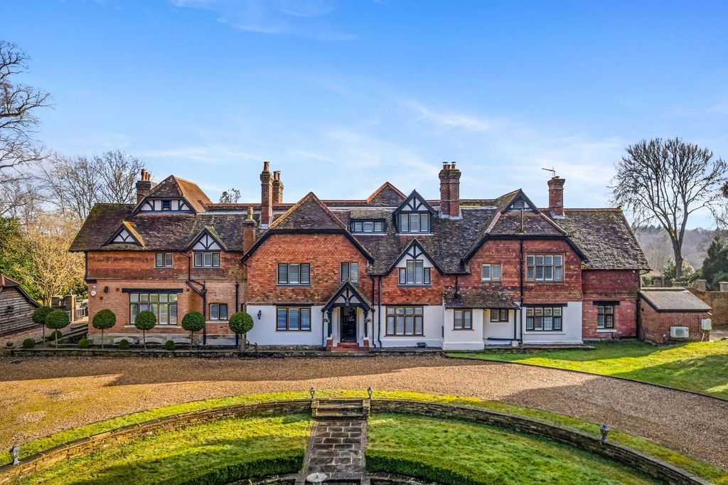 Property photo 2 of 41