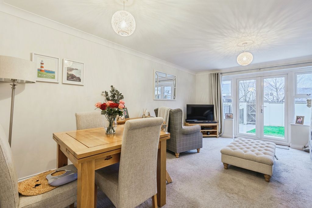 Property photo 2 of 31 Pbox-Img.Jpg