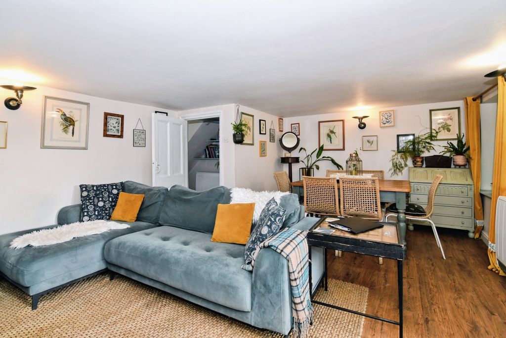 Property photo 3 of 26