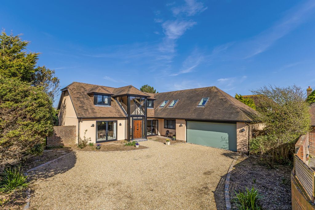 Property photo 1 of 25