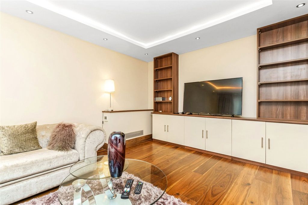 Property photo 2 of 11 Picture No. 05