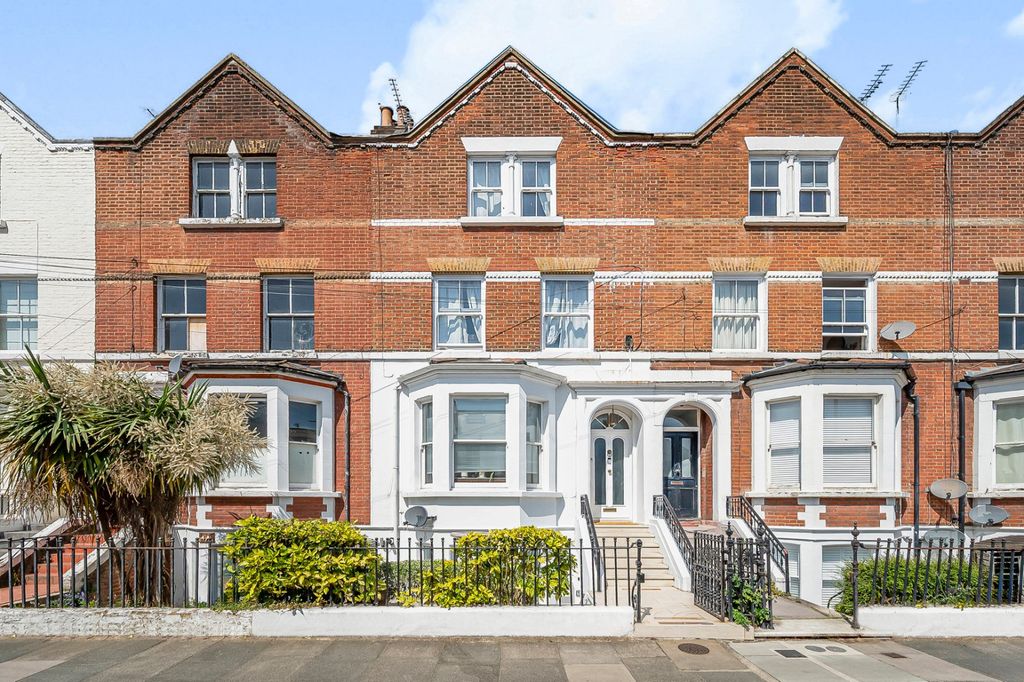 Property photo 1 of 12