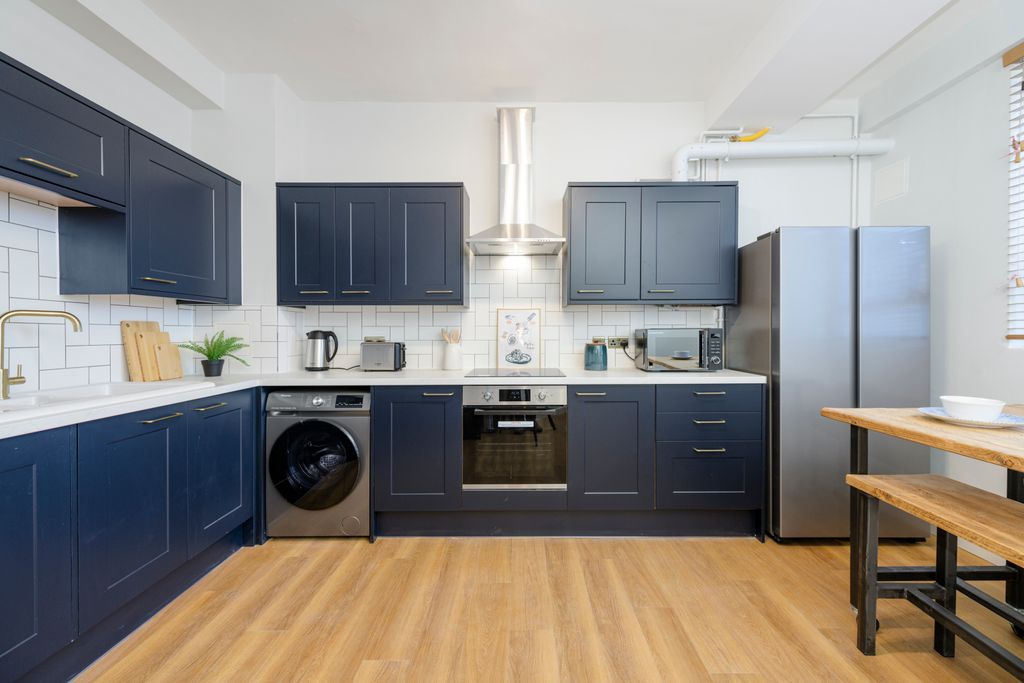 Property photo 3 of 13 Photo 2