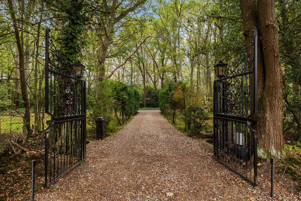 Property photo 2 of 21