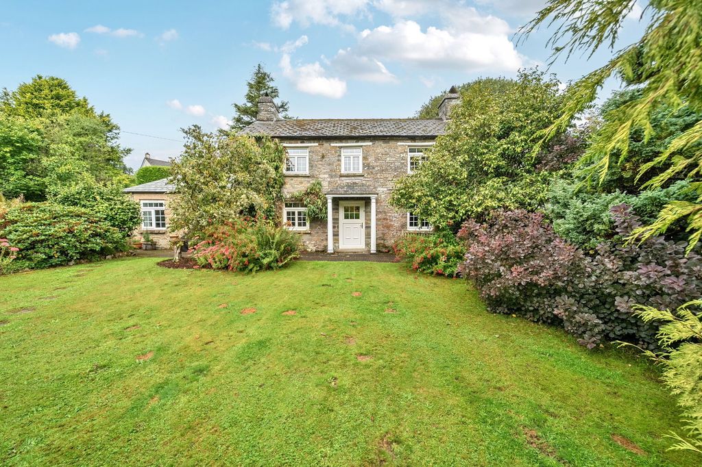 Property photo 1 of 27