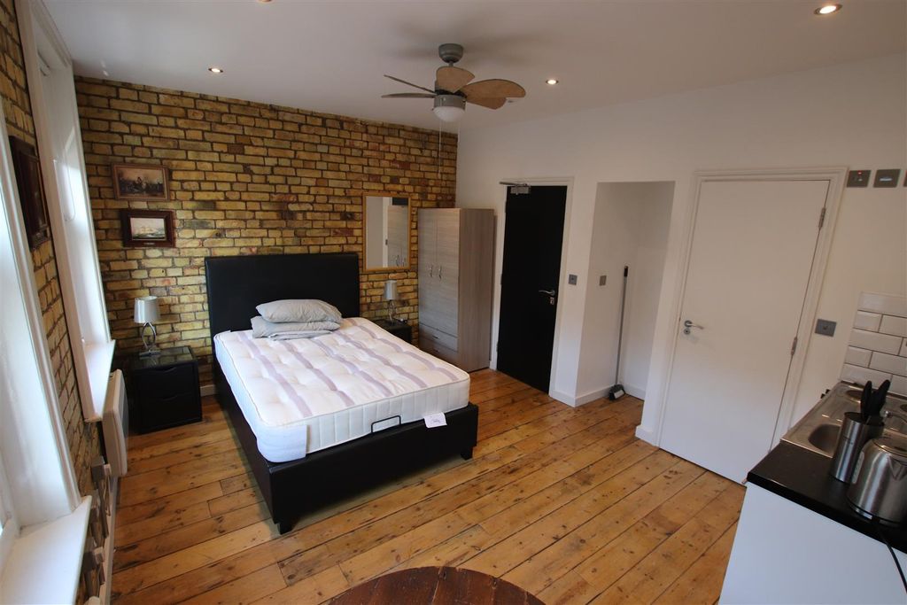 Property photo 3 of 6 Img_5049.Jpg