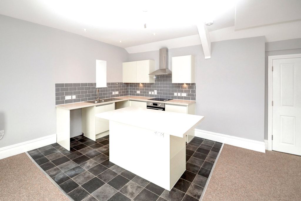 Property photo 3 of 15 Picture No. 12
