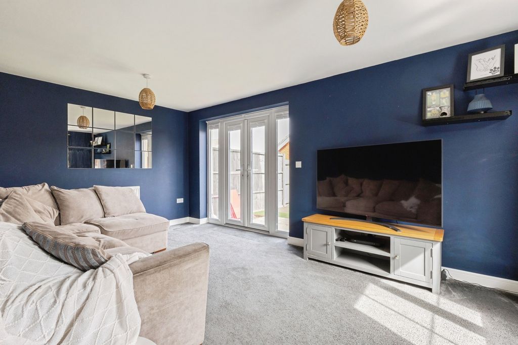 Property photo 2 of 23 Pbox-Img.Jpg