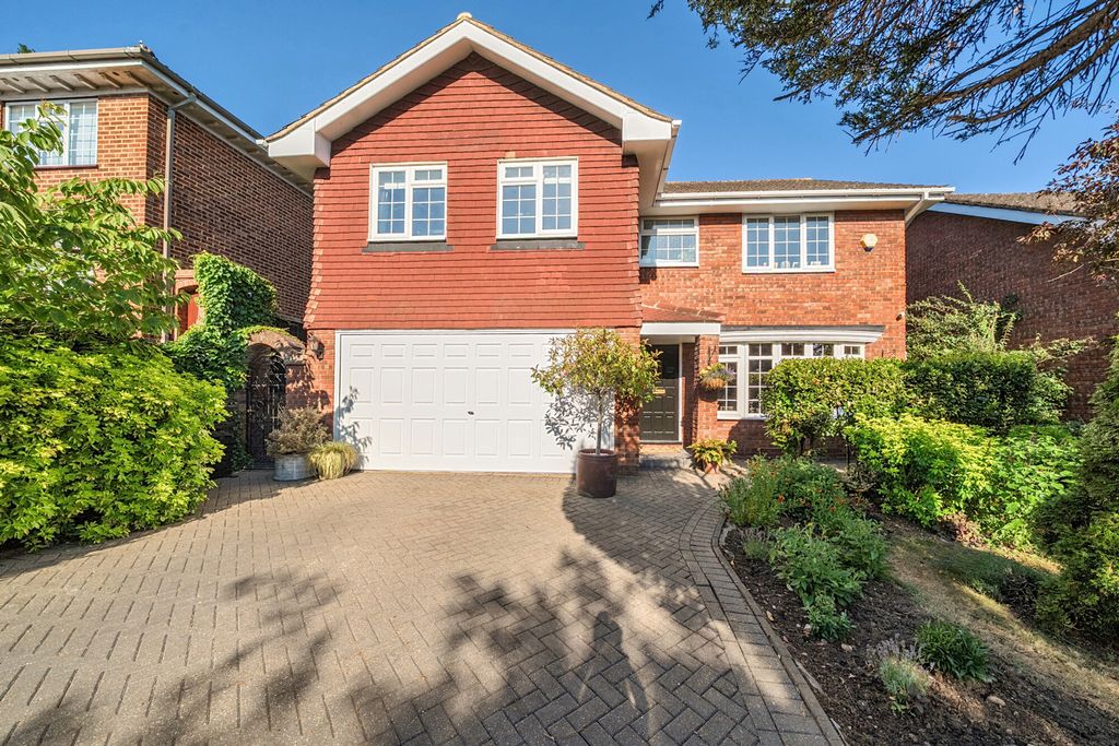 Property photo 1 of 20 1493881-1-6A56733...
