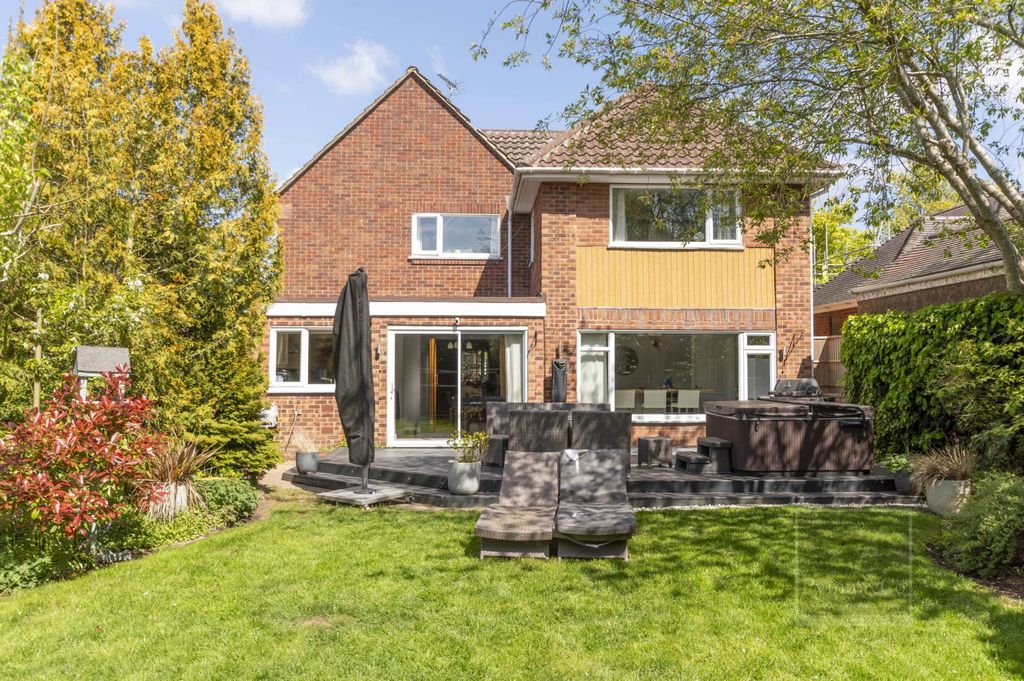 Property photo 1 of 20