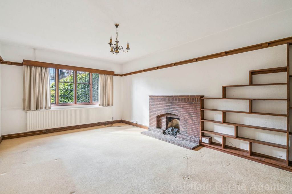 Property photo 2 of 16