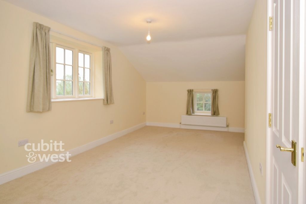 Property photo 3 of 17 15232942-Dsc_1779...