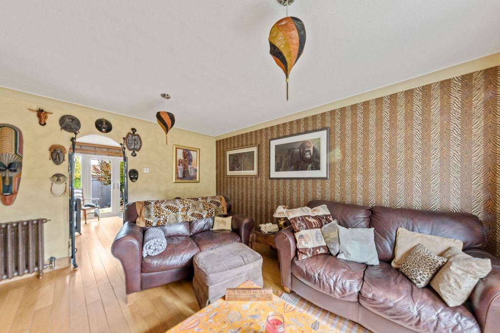 Property photo 3 of 16