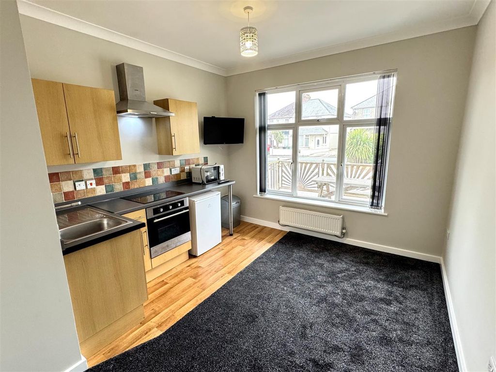 Property photo 2 of 9 Lions Roar Lounge