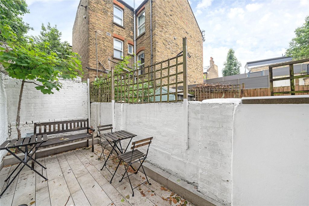Property photo 3 of 18 Picture No. 11
