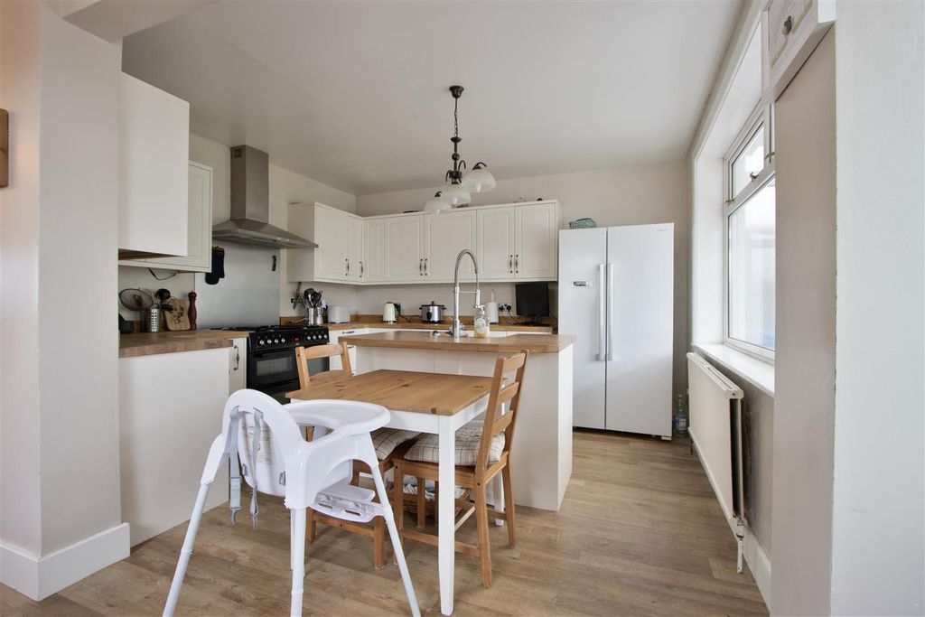 Property photo 3 of 20 Kitchen/Diner