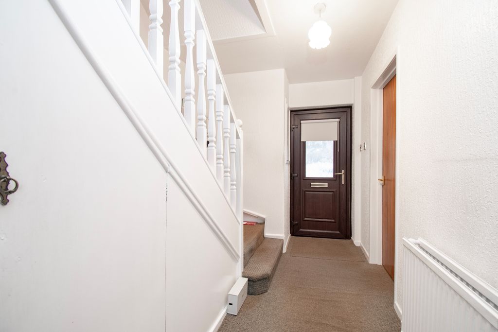 Property photo 2 of 39