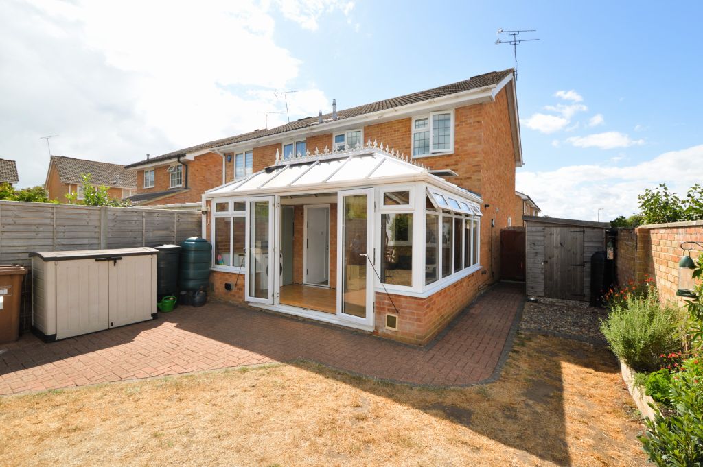 Property photo 3 of 14 Conservatory