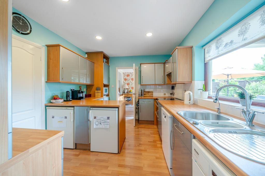 Property photo 3 of 21 Kitchen