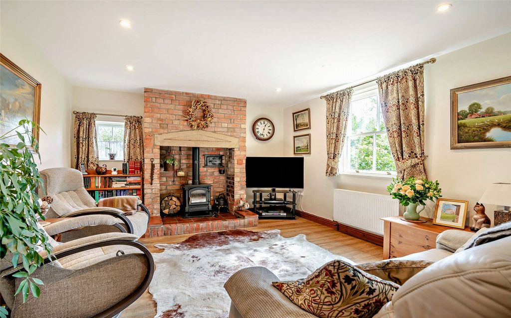 Property photo 3 of 21 Reception Room