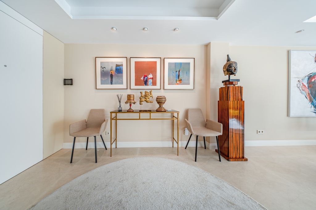 Property photo 2 of 56