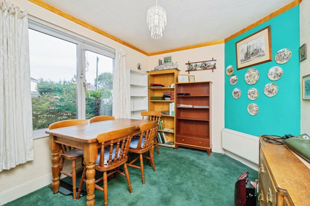 Property photo 3 of 17 Photo