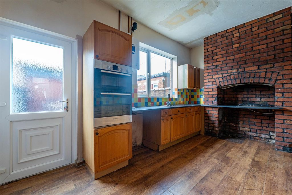 Property photo 3 of 14 Kitchen/Dining Room