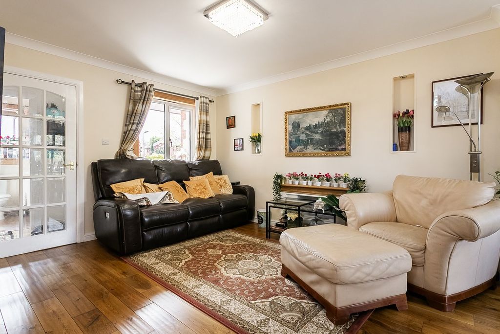 Property photo 3 of 37