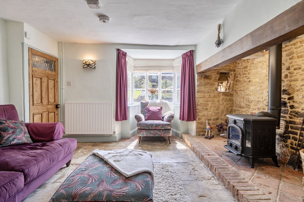 Property photo 2 of 31