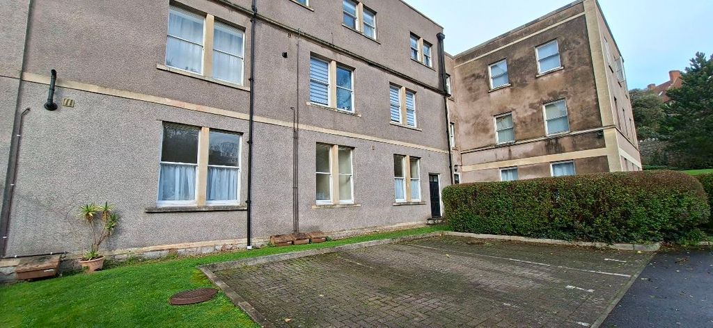 Property photo 2 of 9