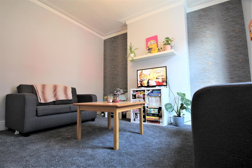 Property photo 1 of 10 Living Room 2.Jpg